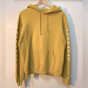 CHAMPION - UO Exclusive Eco Fleece Logo Hoodie Sweatshirt